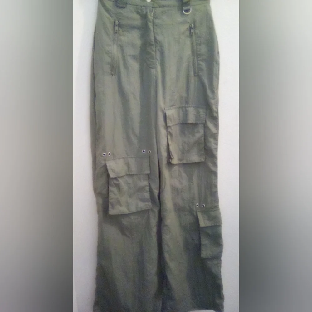 Fashion Nova 100% Nylon Olive Utility Cargo Pants with Zip Pockets Size XS